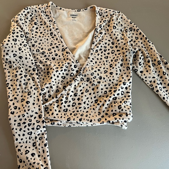 Aritzia | Sunday Best Wrap Crop Top in Leopard Print (Tan/Black) - Size S - Picture 2 of 4